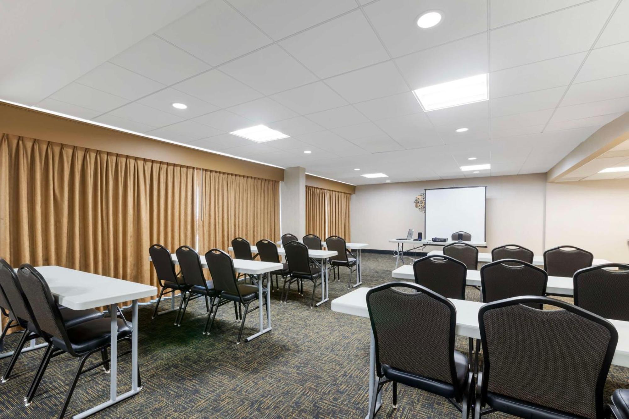 Best Western Plus Midwest Inn Omaha Kültér fotó